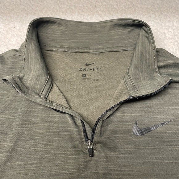 Nike Dri-Fit 100% Polyester Mens Superset Quarter Zip. Size M. *Like New* - Picture 3 of 7